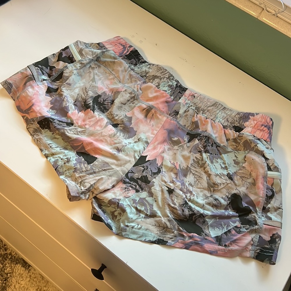 Fabletics Athletic Shorts - Built in Spandex - Floral w Hunter Green Spandex - Picture 5 of 6